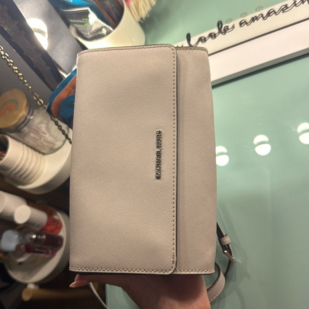 perfect condition micheal kors purse